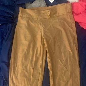 I’m selling these cute vintage y2k pants so if anyone wants to buy it email me